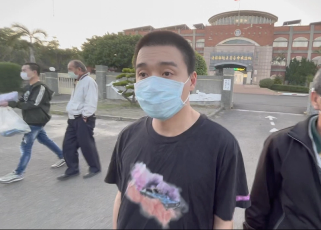 獨家 / Toyz涉賣大麻羈押後送勒戒 評估無毒癮今獲釋放 !