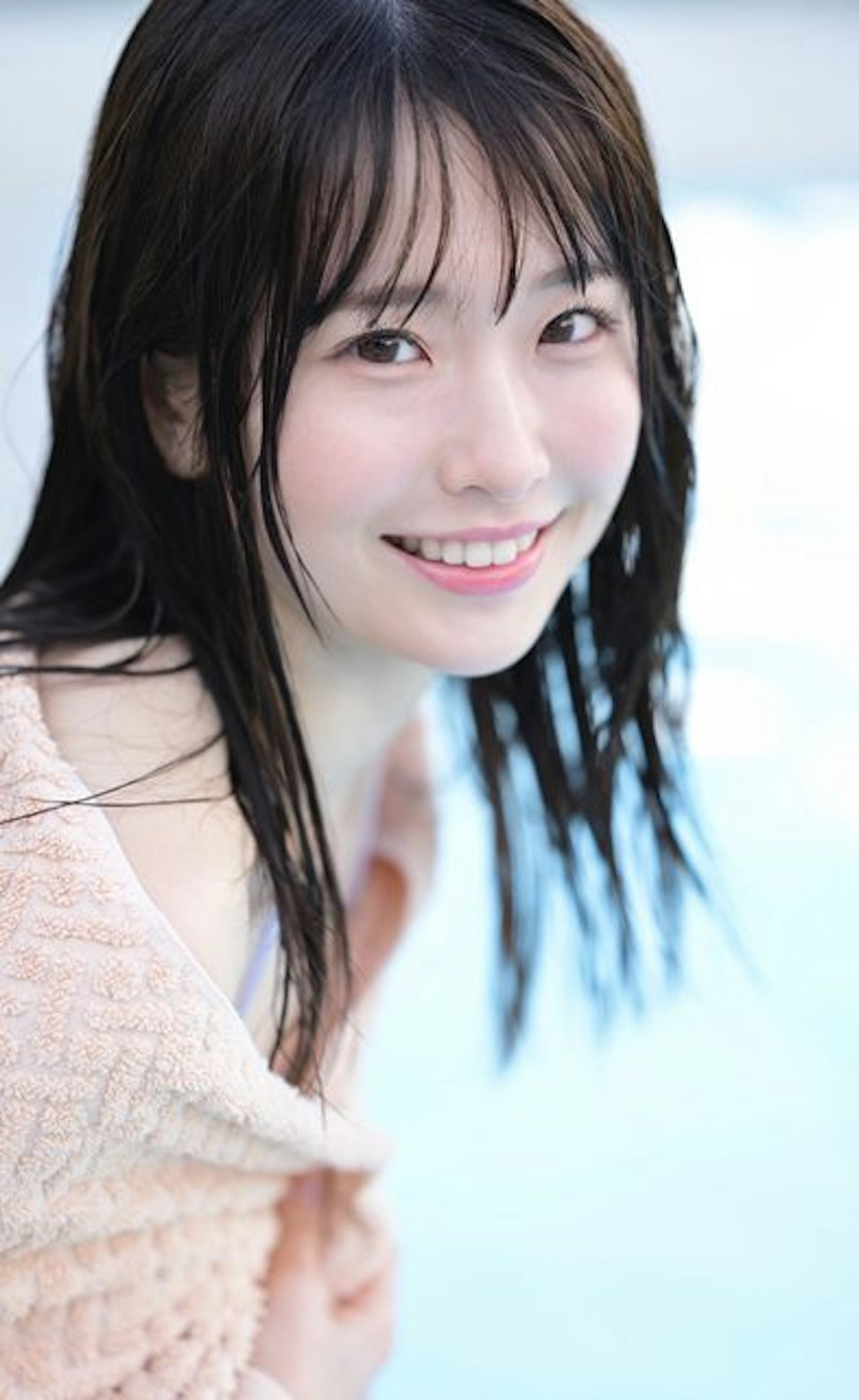 新 演 員 白 上 咲 花"暗 黑 福 原 愛"被 爆 曾 拍 愛 情 動 作 步 兵 片 