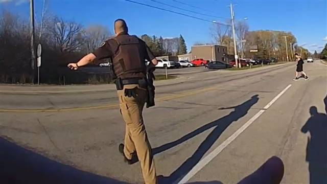 美國男子「火影跑」遭員警擊斃！《火影忍者》風靡全球變悲劇！