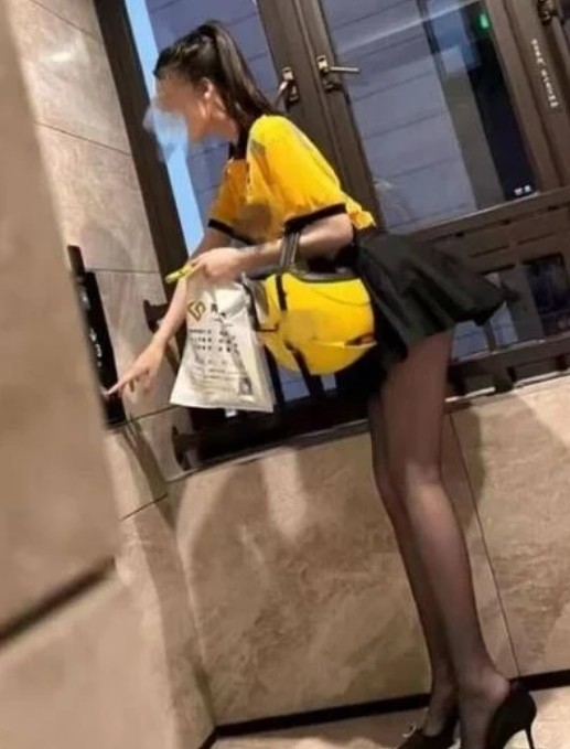 asmongold 女友 Kaise 向國外網友介紹中國
