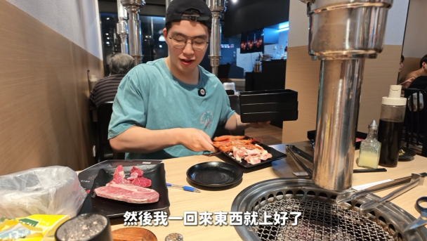 完辣!燒肉店開不到兩個月馬上被吃貨豪豪踢館拍片吐槽...